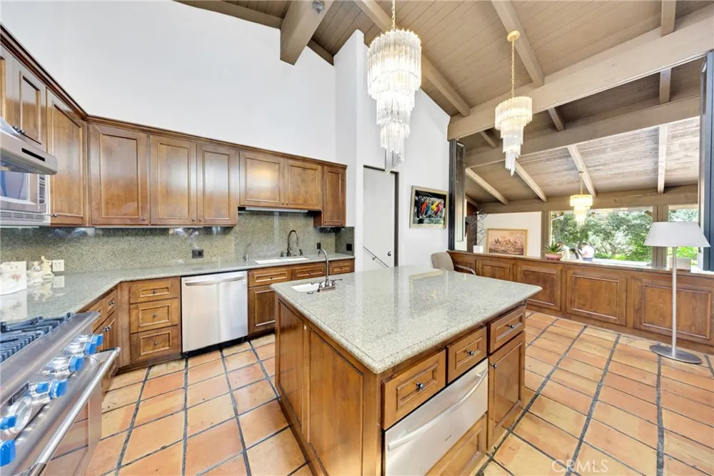 2300 Villa Heights Pasadena, CA 91107