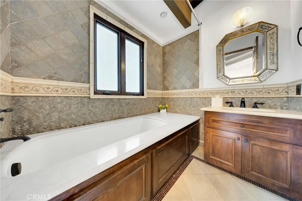 2300 Villa Heights Pasadena, CA 91107