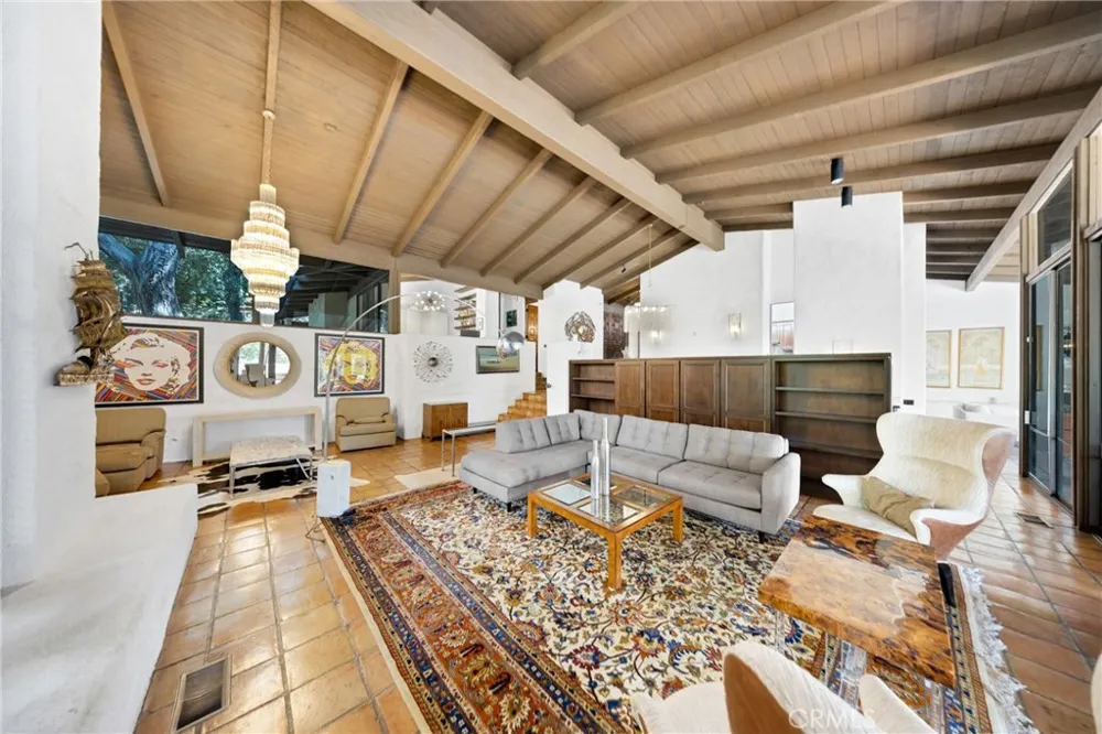 2300 Villa Heights Pasadena, CA 91107