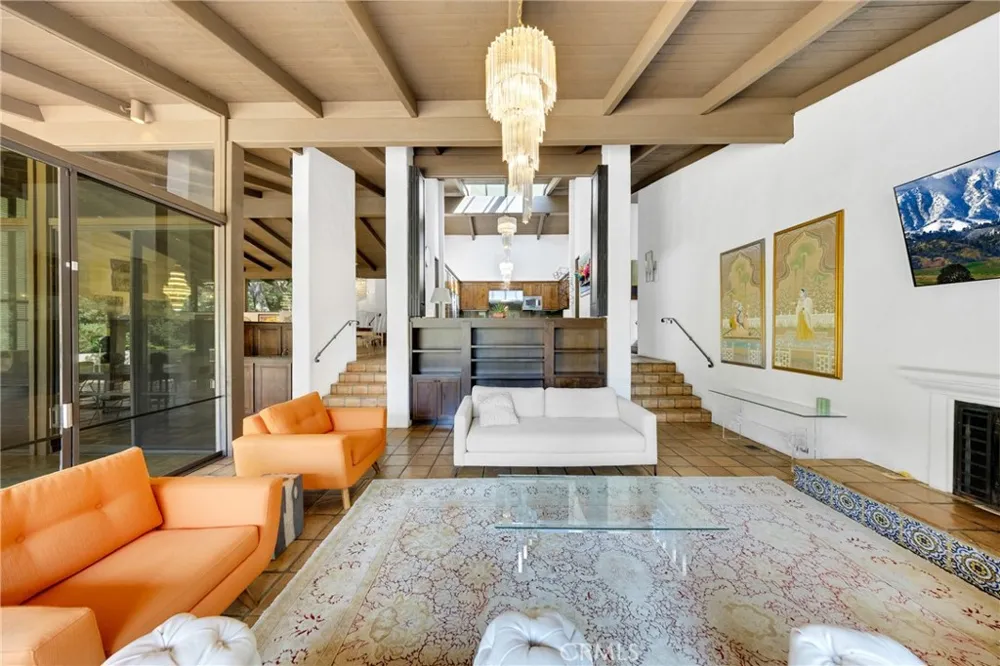 2300 Villa Heights Pasadena, CA 91107