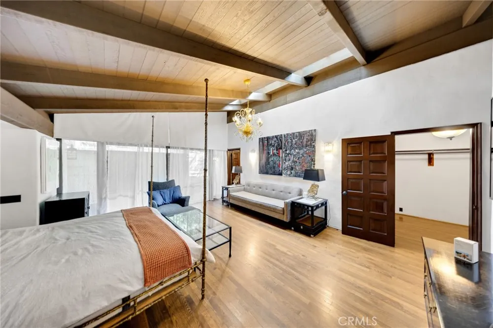 2300 Villa Heights Pasadena, CA 91107