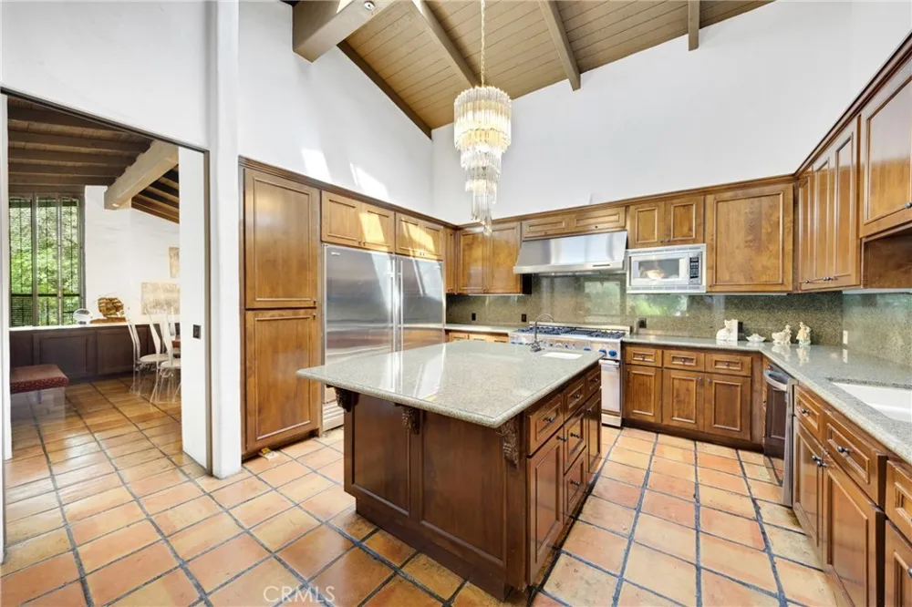 2300 Villa Heights Pasadena, CA 91107
