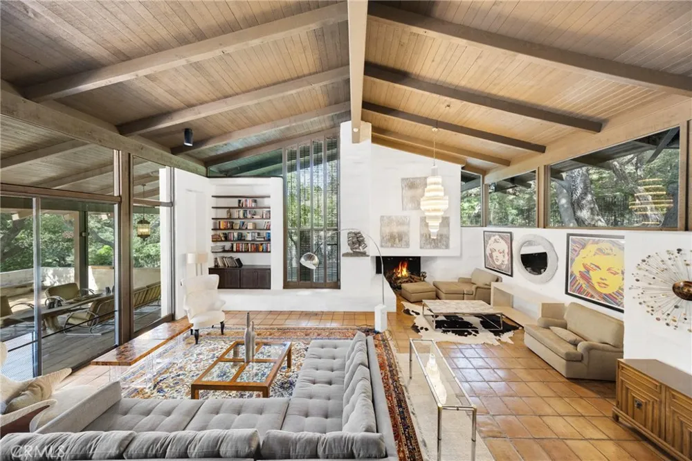 2300 Villa Heights Pasadena, CA 91107