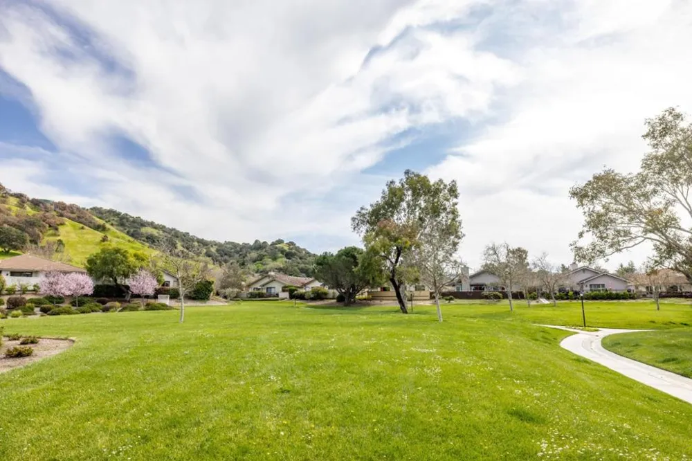 14390 Mountain Quail Road Salinas, CA 93908