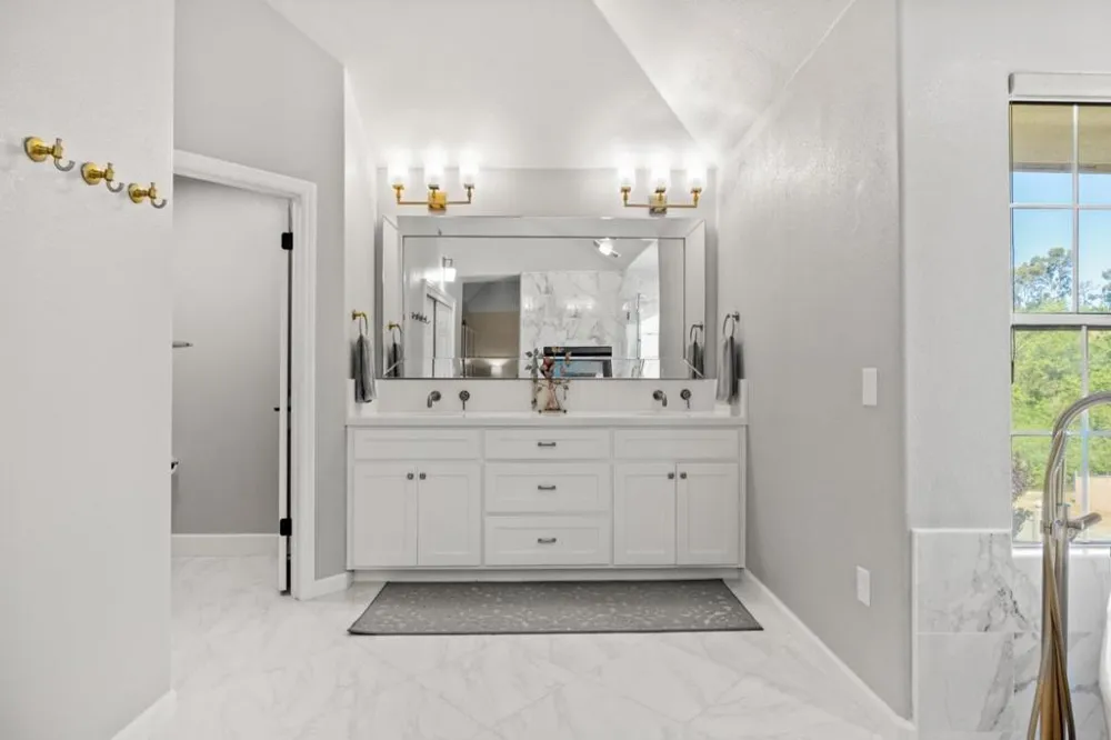 14390 Mountain Quail Road Salinas, CA 93908