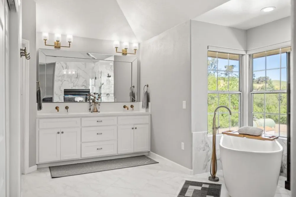 14390 Mountain Quail Road Salinas, CA 93908