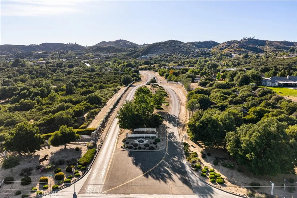 38550 King Court Murrieta, CA 92562