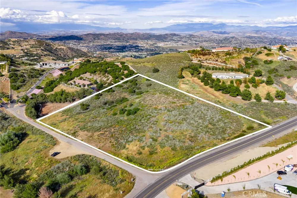 38550 King Court Murrieta, CA 92562