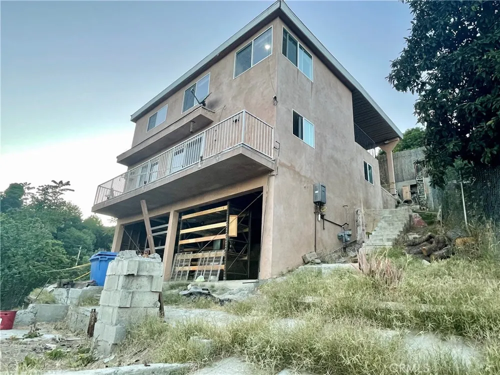 1182 Bonnie Beach Los Angeles, CA 90063