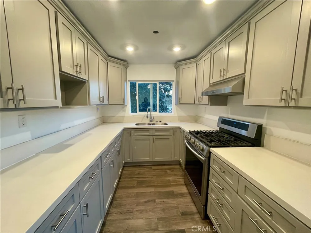 1182 Bonnie Beach Los Angeles, CA 90063