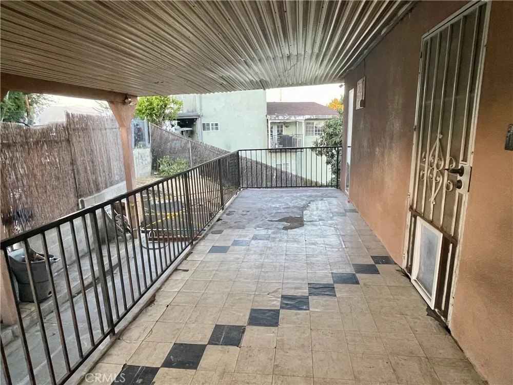 1182 Bonnie Beach Los Angeles, CA 90063