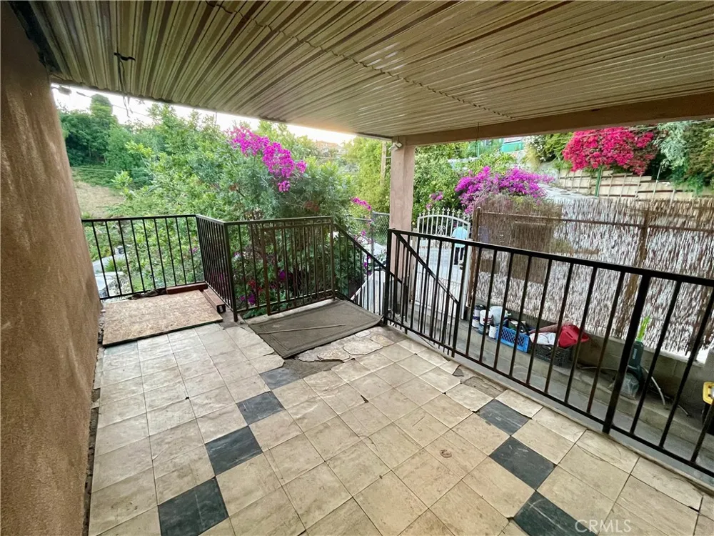 1182 Bonnie Beach Los Angeles, CA 90063