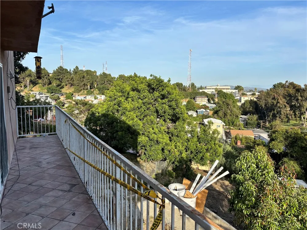 1182 Bonnie Beach Los Angeles, CA 90063