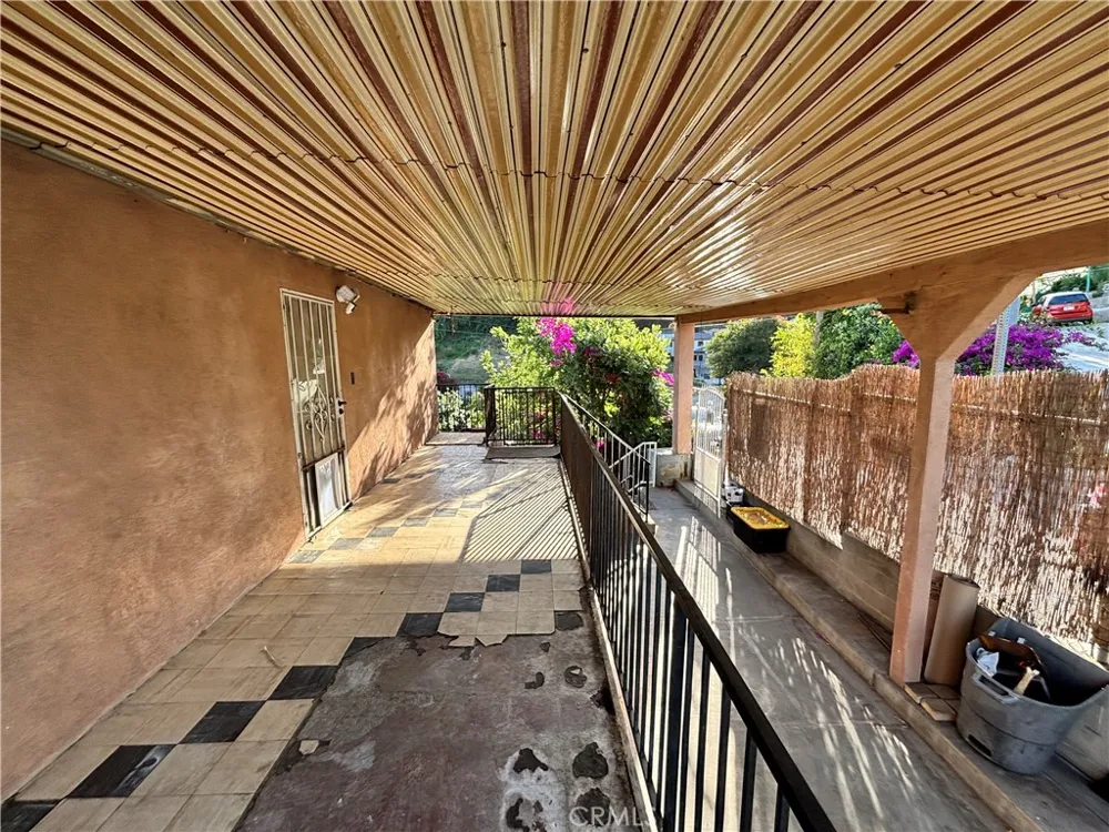 1182 Bonnie Beach Los Angeles, CA 90063