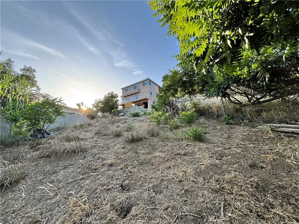1182 Bonnie Beach Los Angeles, CA 90063