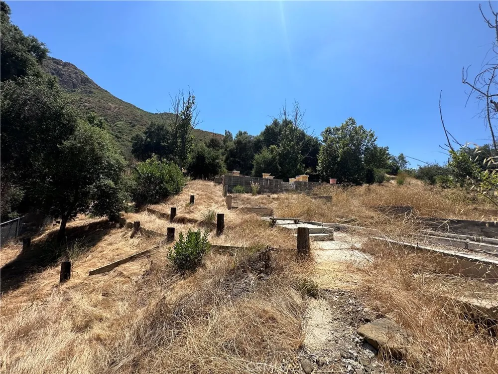 30100 Mulholland Agoura, CA 91301