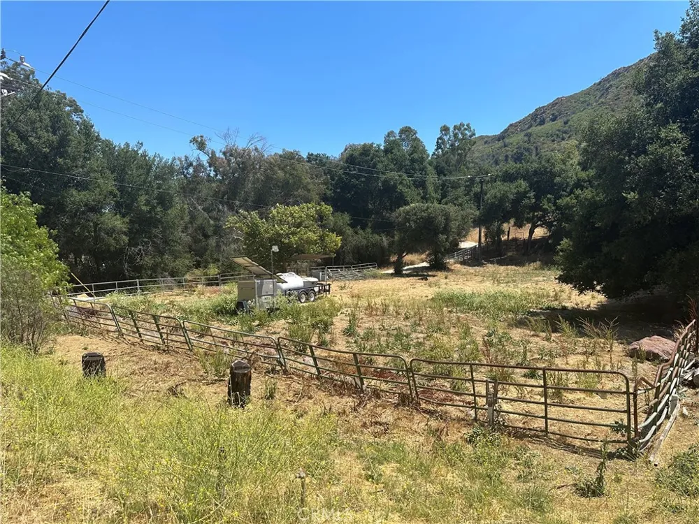 30100 Mulholland Agoura, CA 91301