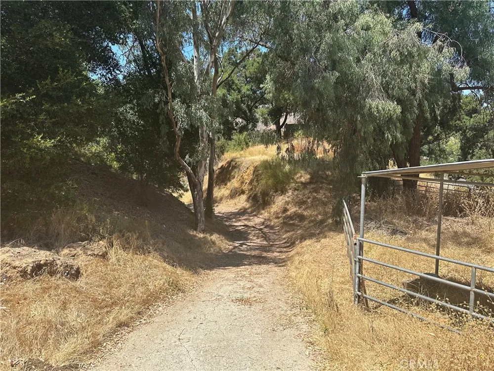 30100 Mulholland Agoura, CA 91301