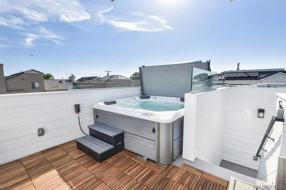 924 D Ave Coronado, CA 92118