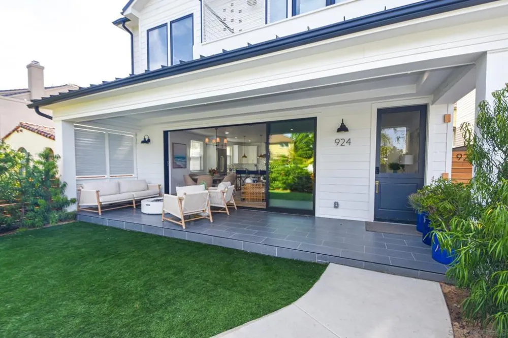 924 D Ave Coronado, CA 92118