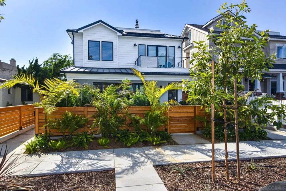 924 D Ave Coronado, CA 92118