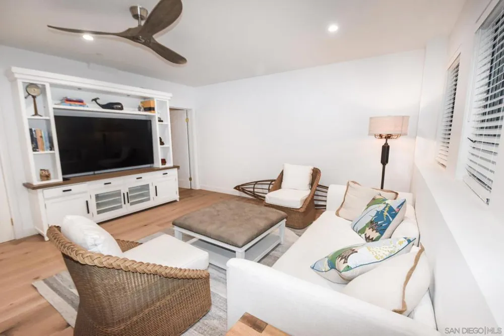 924 D Ave Coronado, CA 92118