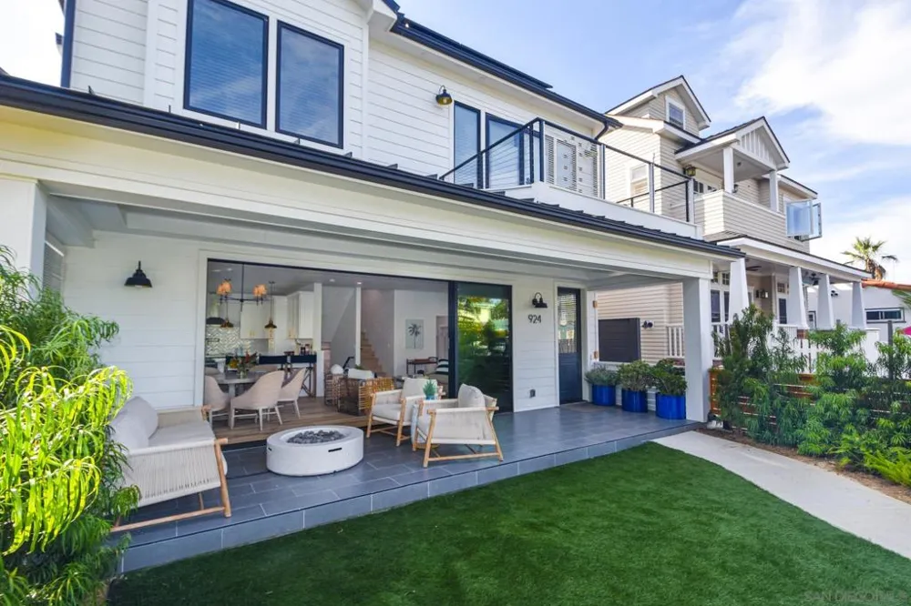 924 D Ave Coronado, CA 92118