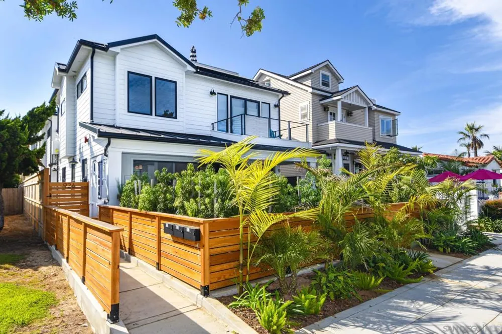 924 D Ave Coronado, CA 92118