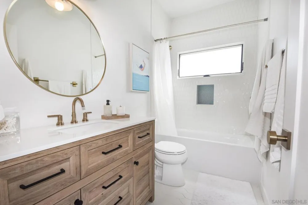 924 D Ave Coronado, CA 92118