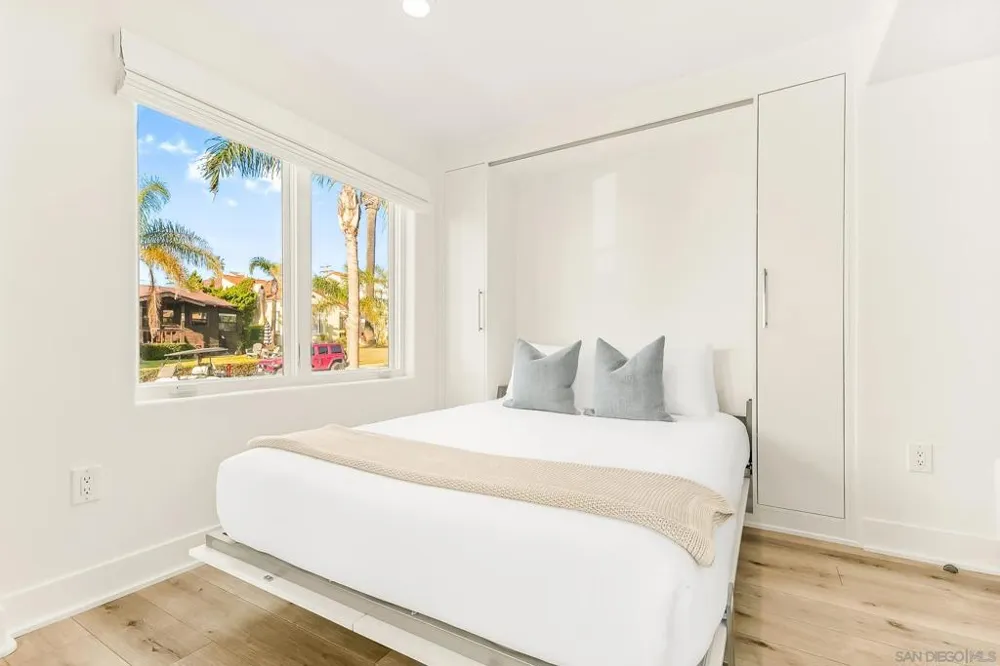 229 Bonair St La Jolla, CA 92037