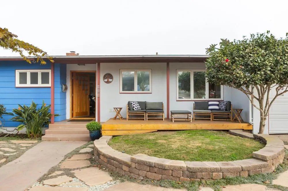 541 Tarento Dr San Diego, CA 92106