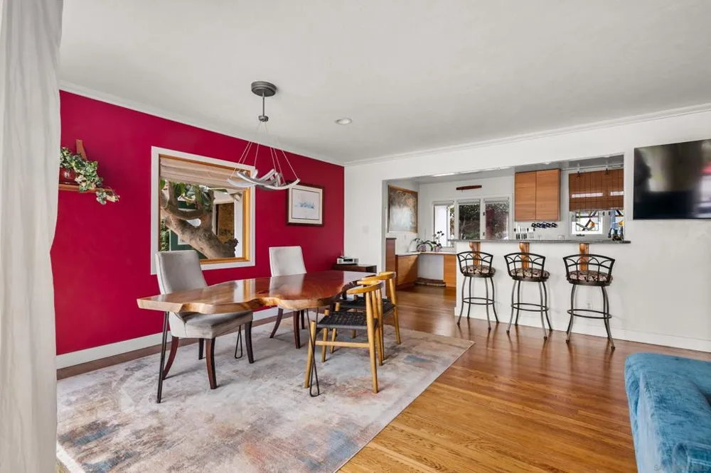 541 Tarento Dr San Diego, CA 92106