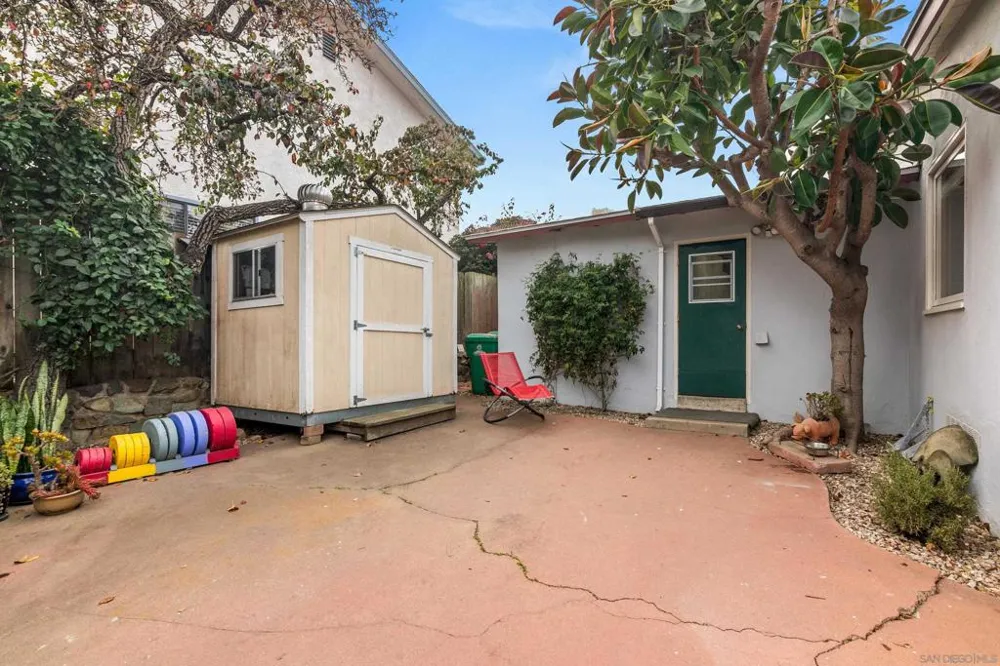 541 Tarento Dr San Diego, CA 92106