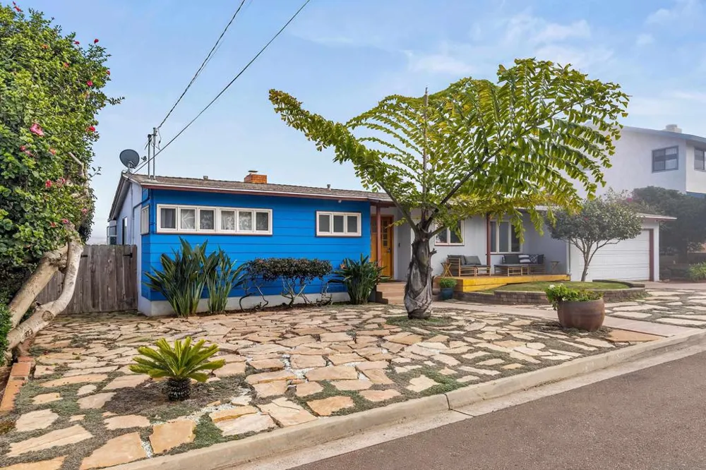 541 Tarento Dr San Diego, CA 92106