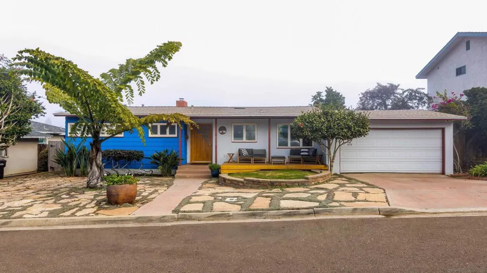 541 Tarento Dr San Diego, CA 92106