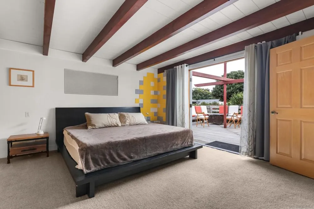541 Tarento Dr San Diego, CA 92106