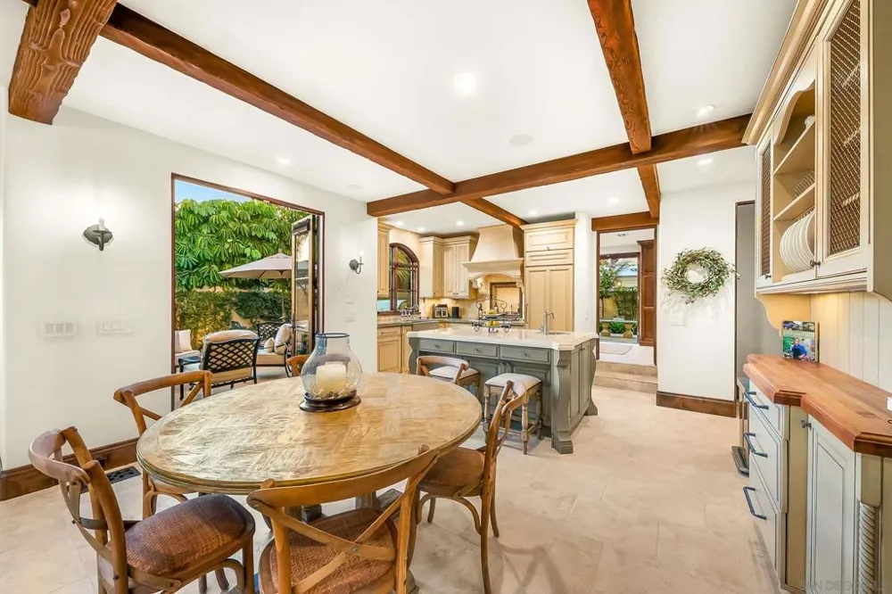 730 Stratford Ct Del Mar, CA 92014