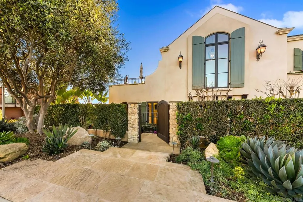 730 Stratford Ct Del Mar, CA 92014