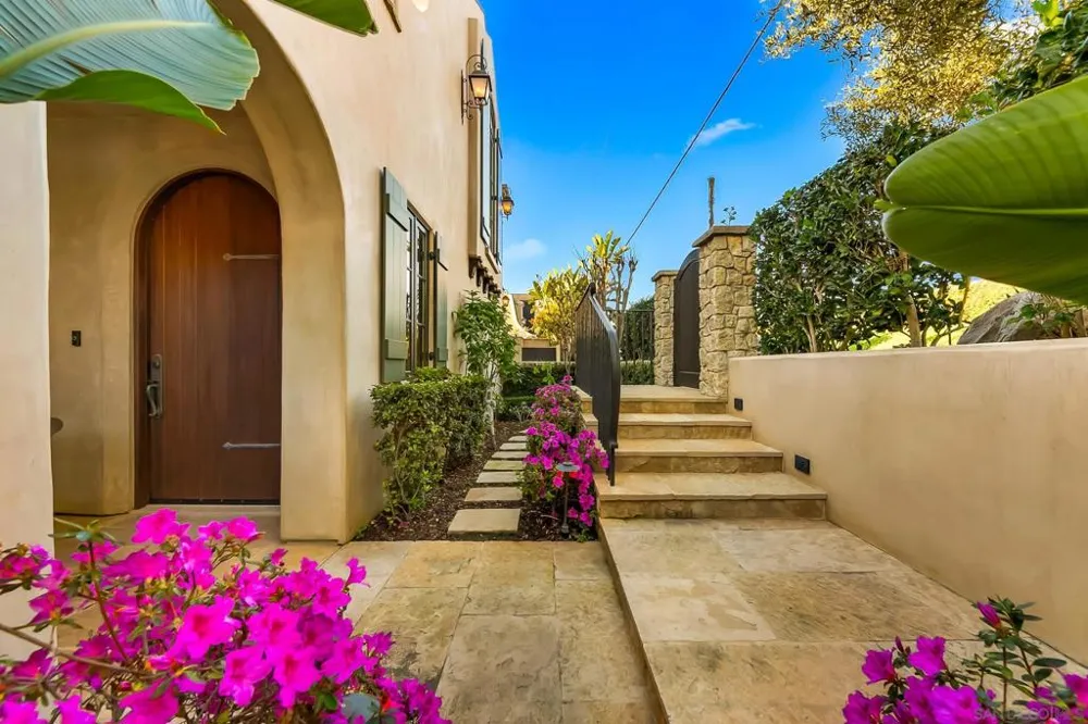 730 Stratford Ct Del Mar, CA 92014
