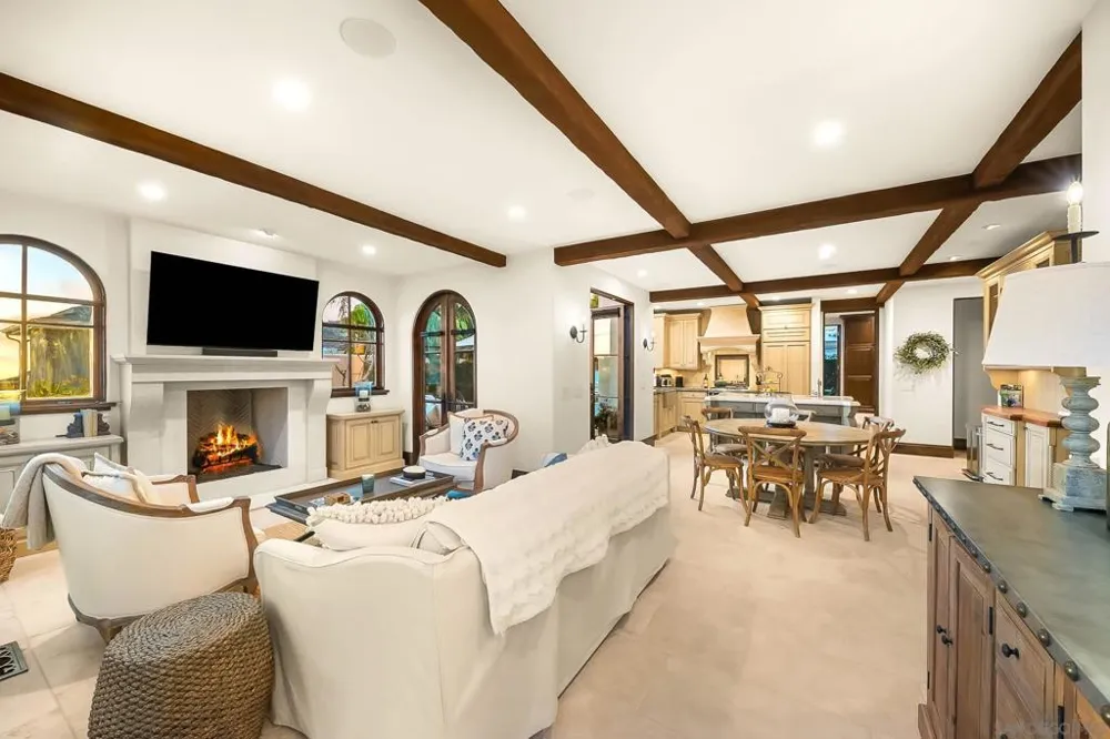 730 Stratford Ct Del Mar, CA 92014