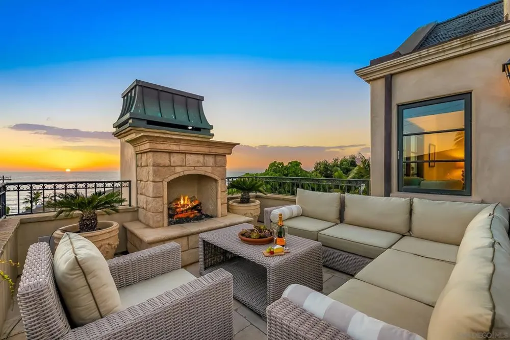 730 Stratford Ct Del Mar, CA 92014