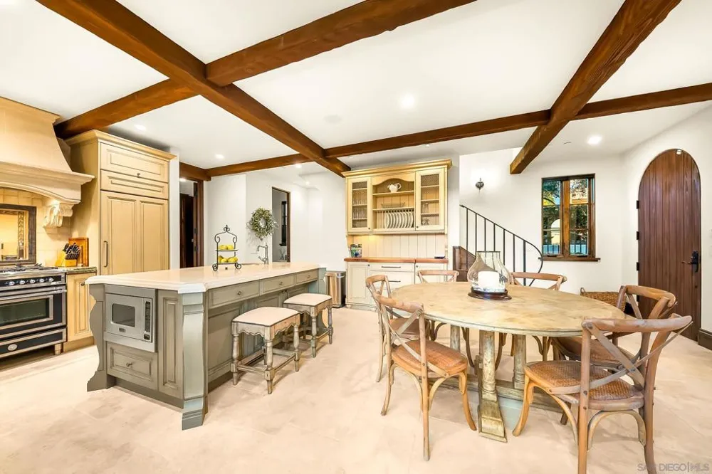730 Stratford Ct Del Mar, CA 92014
