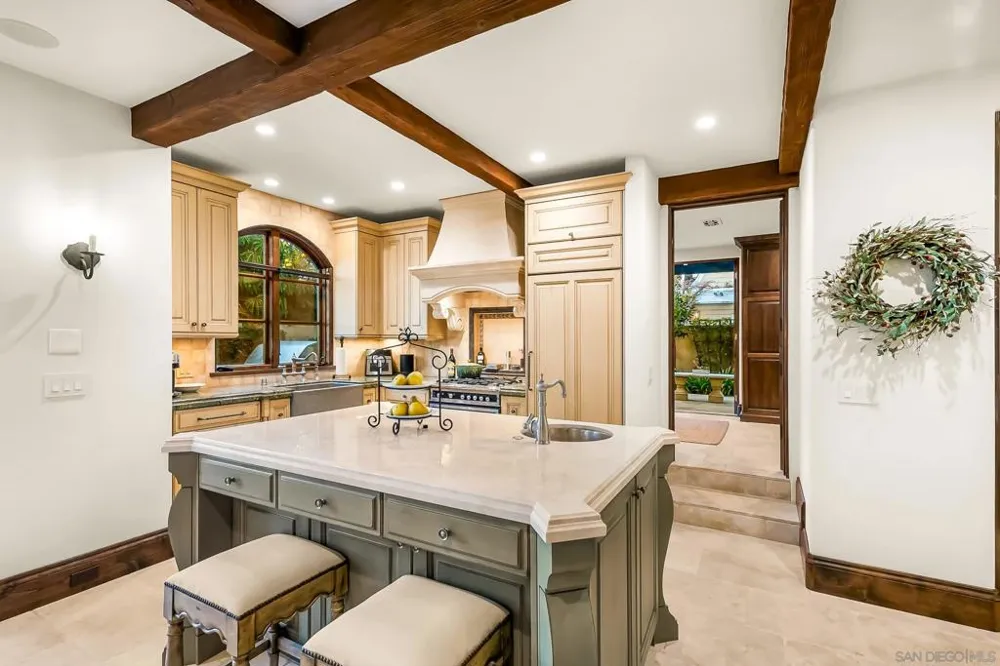 730 Stratford Ct Del Mar, CA 92014