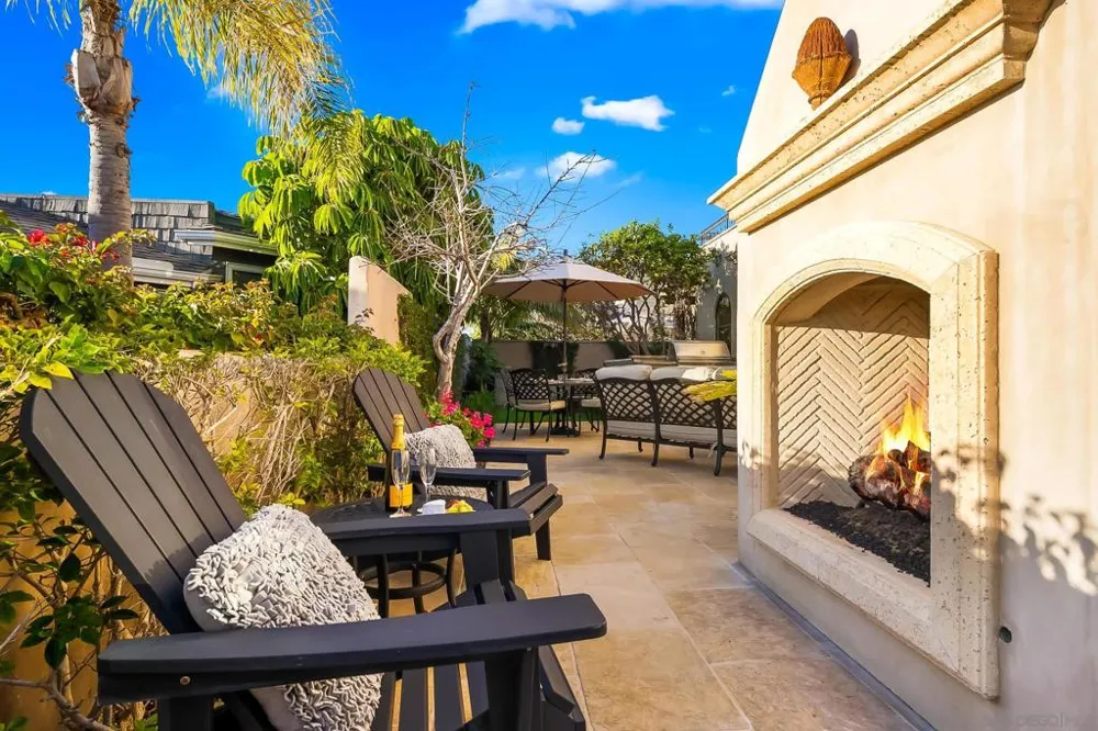730 Stratford Ct Del Mar, CA 92014