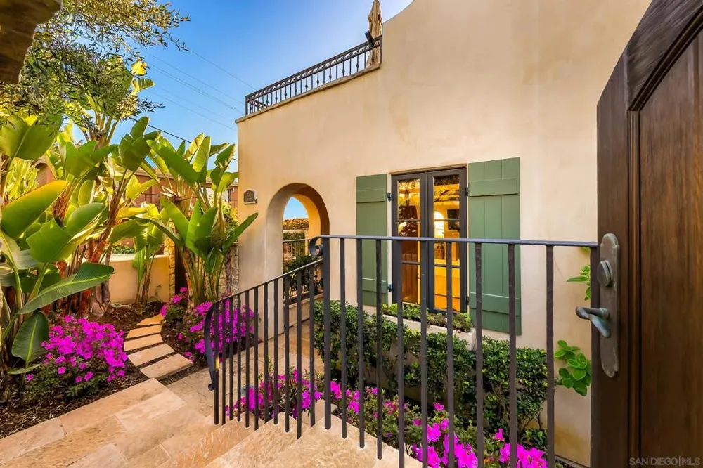 730 Stratford Ct Del Mar, CA 92014