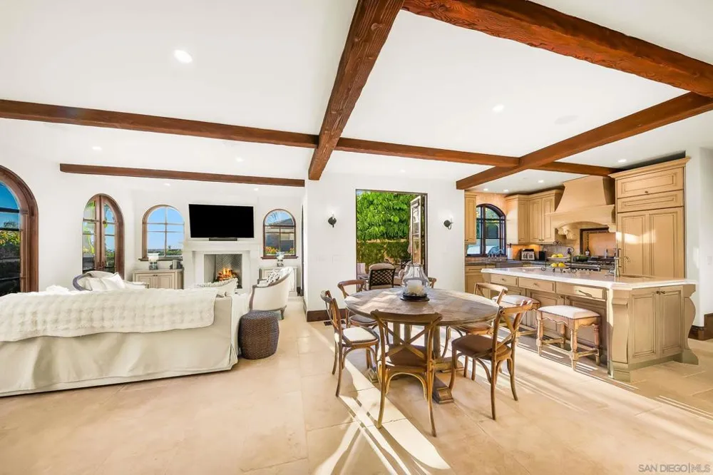 730 Stratford Ct Del Mar, CA 92014