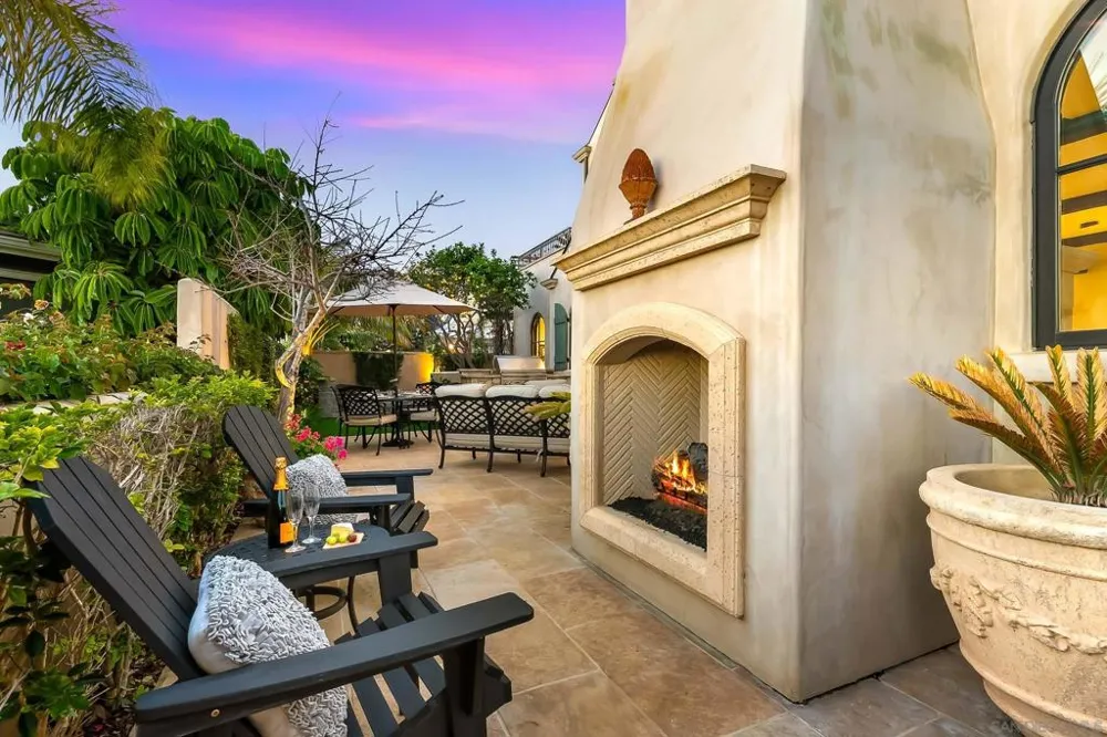 730 Stratford Ct Del Mar, CA 92014