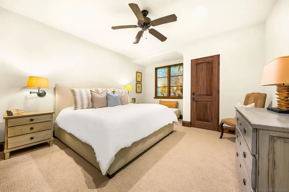 730 Stratford Ct Del Mar, CA 92014