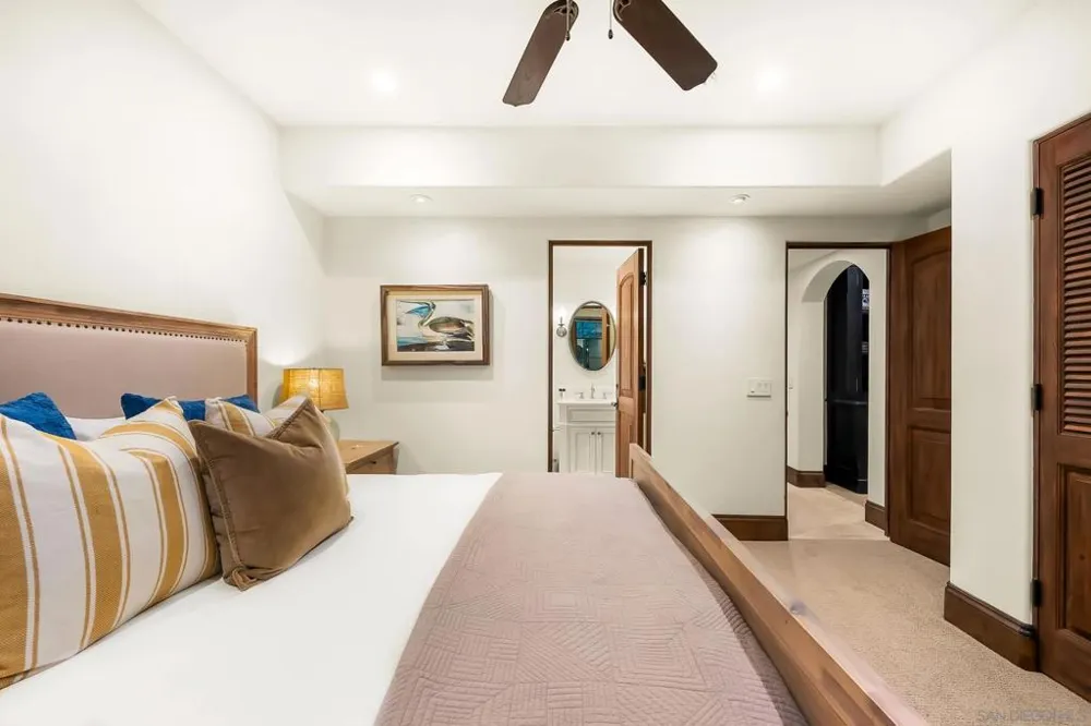 730 Stratford Ct Del Mar, CA 92014