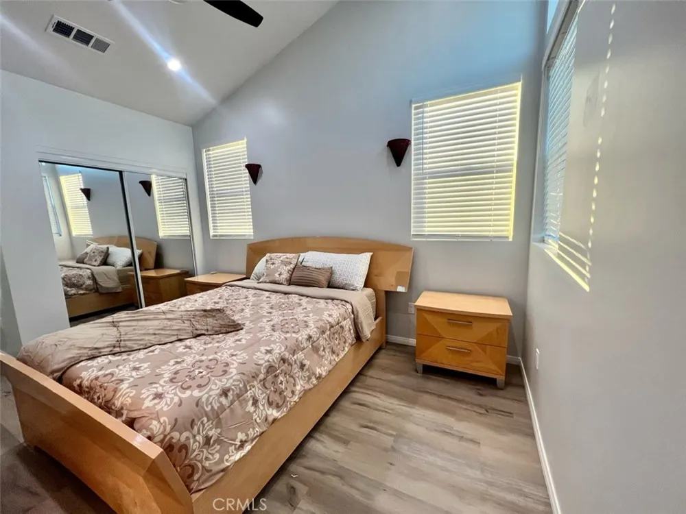 1013 E La Palma Inglewood, CA 90301